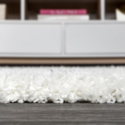 Luxurious Grey/Cream Diamond Shag Synthetic 5' x 8' Area Rug