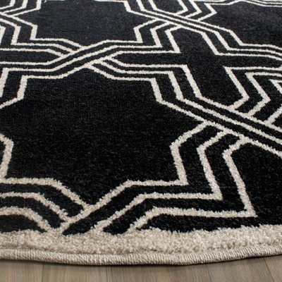 Reversible Anthracite & Ivory Synthetic 7' Round Rug