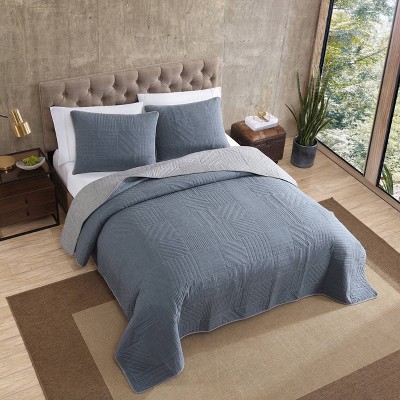 Casual Comfort King Cotton Quilt Set in Washed Denim Blue with Reversible Chrome Gray