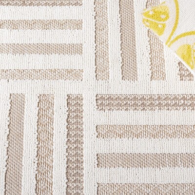 Ivory Boho-Chic 54" Indoor-Outdoor Easy Care Area Rug