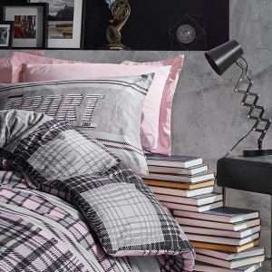 Sussexhome Masculine Collection Duvet Cover Set | Red, Full Size Duvet Cover, 1 Duvet Cover, 1 Fitted Sheet and 2 Pillowcases - 1 of 4