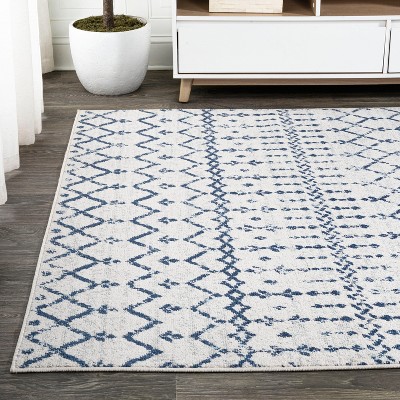Ivory and Navy Diamond Pattern 8' x 10' Area Rug
