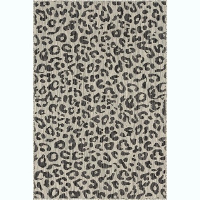 Pet-Friendly Light Gray Synthetic Outdoor 4' x 6' Area Rug