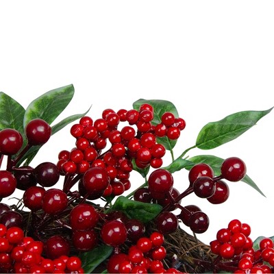 18-Inch Red Berry and Green Leaf Artificial Christmas Wreath