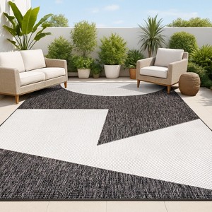 JONATHAN Y Lucian Modern Geometric Abstract Two-Tone Indoor/Outdoor Area Rug - 1 of 4