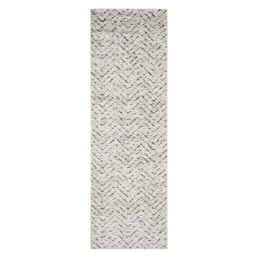 2'6inx6' Adirondack Chevron Runner Ivory/Charcoal - Safavieh