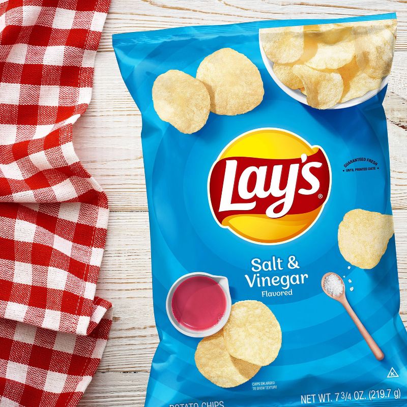Lay's Salt & Vinegar Flavored Potato Chips - 7.75oz, 4 of 5