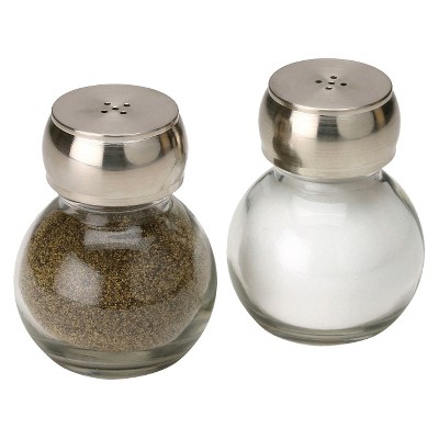 salt and peper shakers