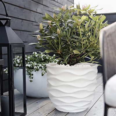 White Wavy Magnesium Oxide Round Planter, 16-Inch