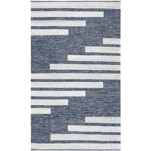 Striped Kilim STK514 Hand Woven Area Rug  - Safavieh - 1 of 4