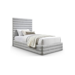 Meridian Furniture,Maxwell Linen Textured Fabric Bed - 1 of 4