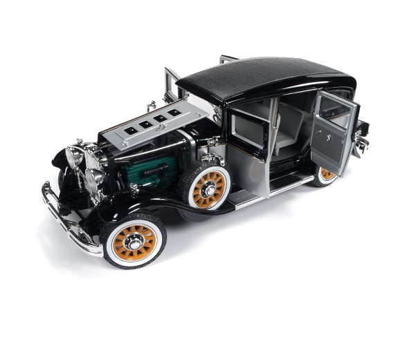 1931 Peerless Master 8 Sedan Black & Silver Limited Edition to 1,500 pcs Worldwide 1/18 Diecast Model Car by Autoworld