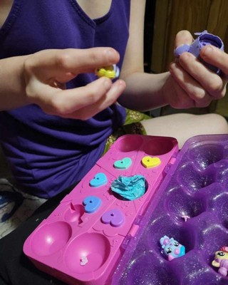 Hatchimals Alive, Egg Carton Toy with 5 Mini Figures in Self-Hatching Eggs