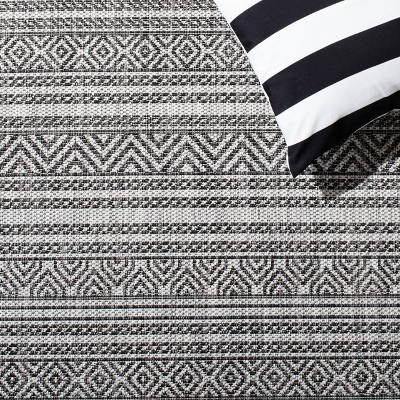 Black and Grey Synthetic Flat Woven Indoor/Outdoor Rug