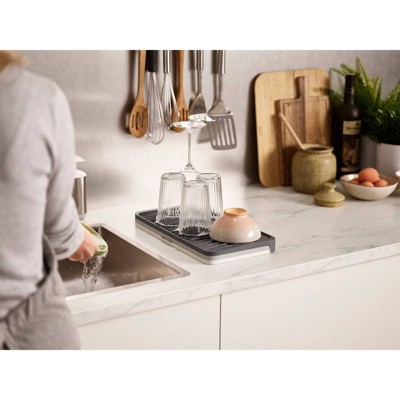 Gray Expandable Draining Mat with Ribbed Design