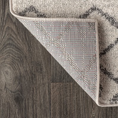 Moroccan-Inspired Cream & Gray Synthetic Area Rug - Easy Care, 3x5 Feet