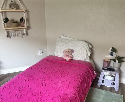 Guest review image 2 of 3, zoom in