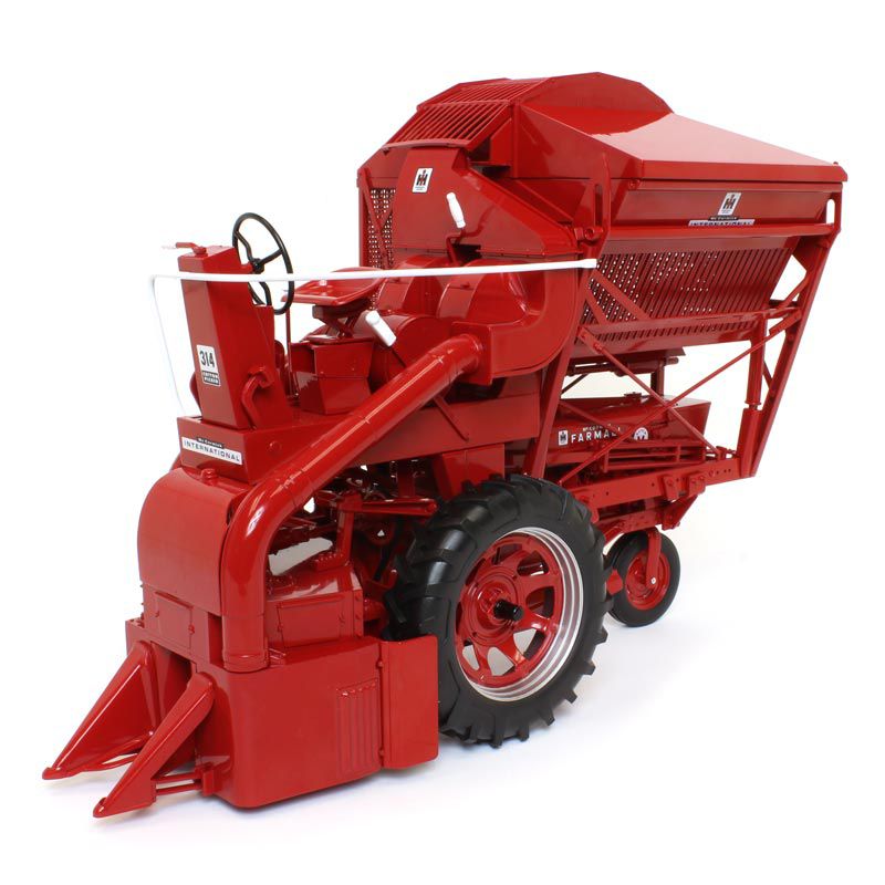 Spec Cast 1/16 1953 Farmall Super M w/ Mounted 314 Low Drum 1-Row Cotton Picker, 2018 Red Power Roundup Cust-1569, 2 of 9