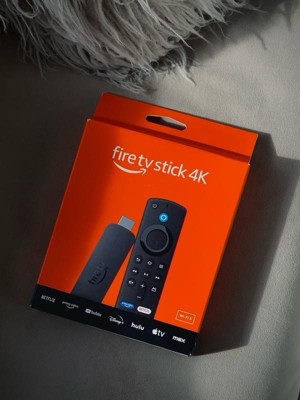 Clé de diffusion Fire TV 4K d' avec télécommande vocale Alexa 2e  génération 53-026997