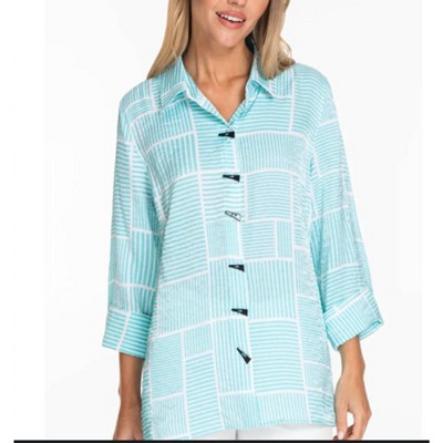 Women's 3/4 Sleeve Blouse and Decorative Buttons - Multiples