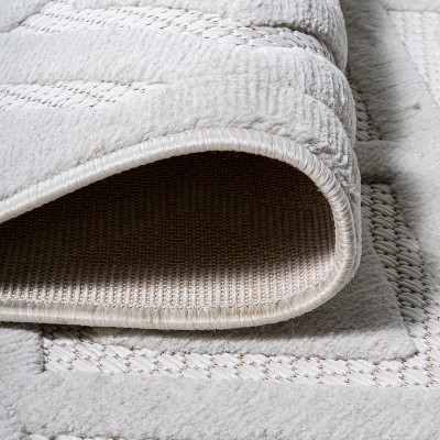 Ivory Geometric Reversible Indoor/Outdoor Area Rug