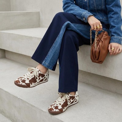 Женские кроссовки CUSHIONAIRE Techno Women’s Vegan Cow Print Calf-Hair Lace-Up Sneakers with Memory Foam Comfort, Brown 8.5 — фото 8