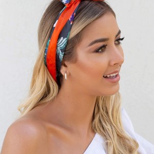 Paaaawaters 1 pair 14K Gold Plated Post Lightweight Hoops | Gold Hoop Earrings for Women - 1 of 4