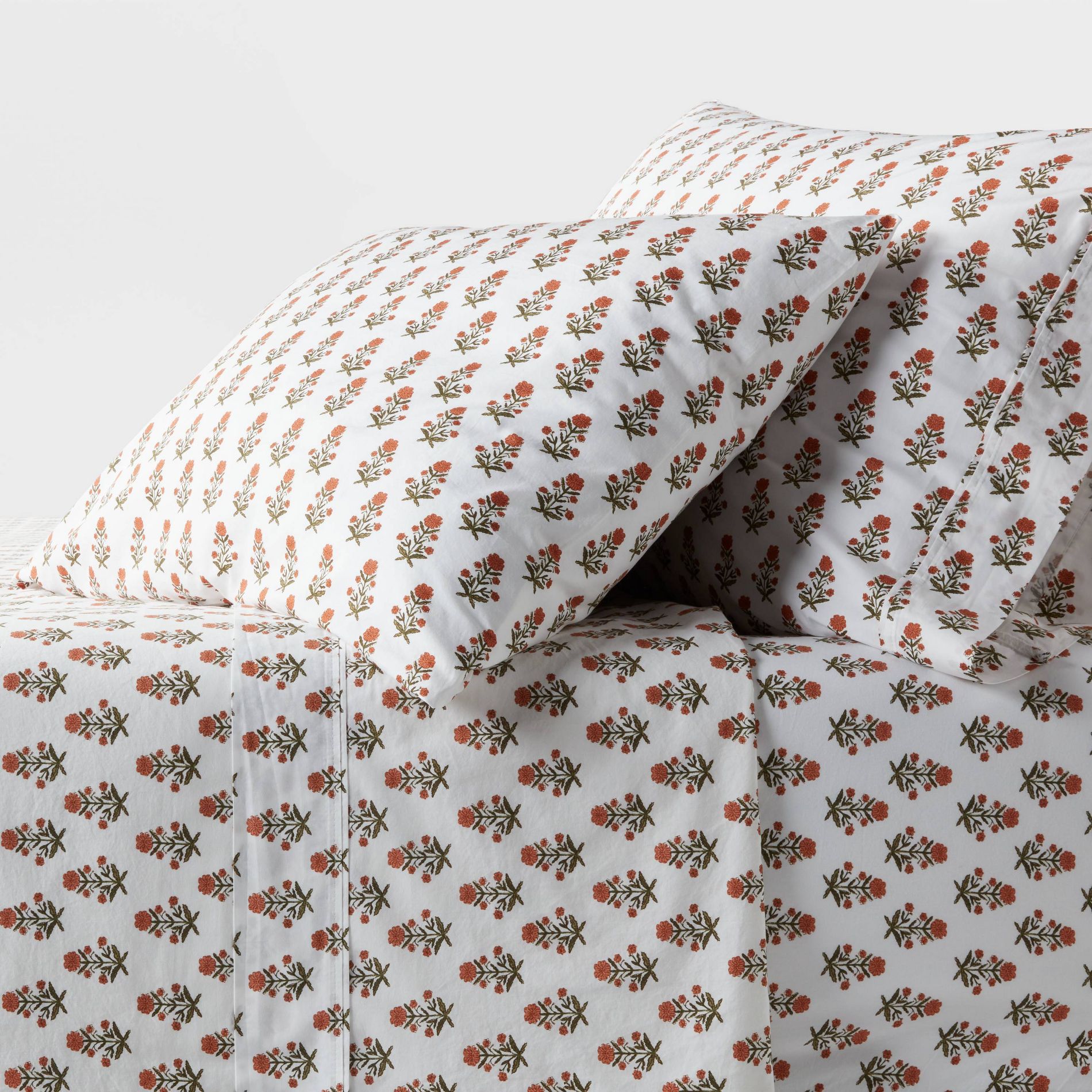 Queen 250 Thread Count Organic Percale Sheet Set Mum Flower - Threshold™: GOTS Certified, Teen & All Ages, 4-Piece