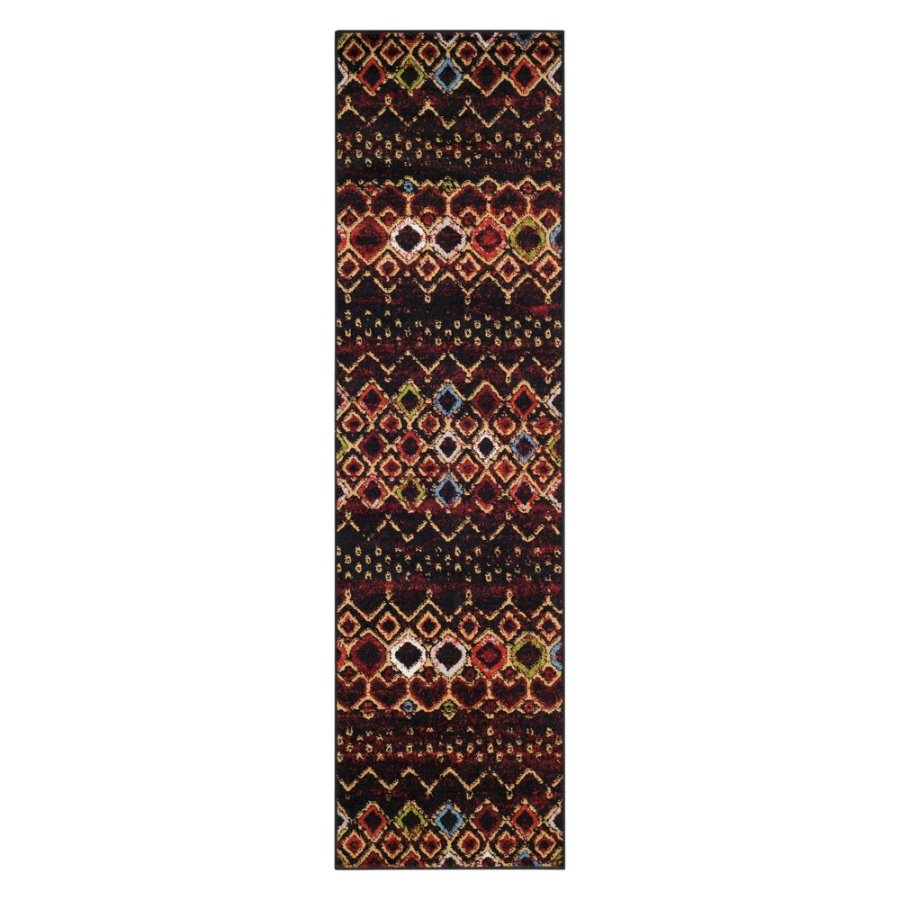 2'3inx10' Runner Geometric Black - Safavieh