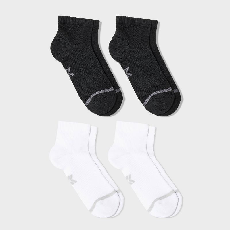 Women&#39;s 4pk Performance Texture Ankle Socks - All In Motion&#8482; White/Black 4-10, 1 of 4