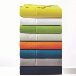 Modern Threads 1800 Series 100 GSM Solid Microfiber 3 Piece Sheet Set. - 1 of 4