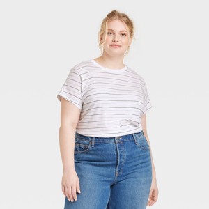 Women's Short Sleeve T-Shirt - Universal Thread™ - 1 of 3