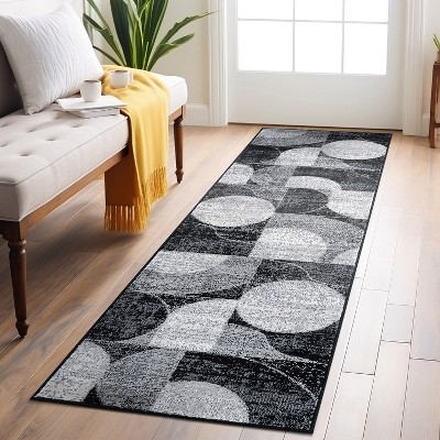 Black and Gray Geometric Design Stain-Resistant Area Rug