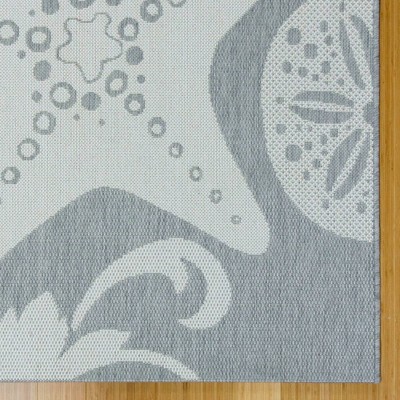 Gray Nautical Starfish and Sand Dollar 5' x 7' Indoor/Outdoor Area Rug