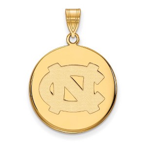 Black Bow Jewelry 14k Yellow Gold Plated Sterling Silver North Carolina Tar Heels NCAA Large Pendant - 1 of 3