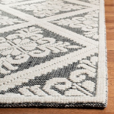Ivory and Black Hand-Knotted Wool 4' x 6' Area Rug