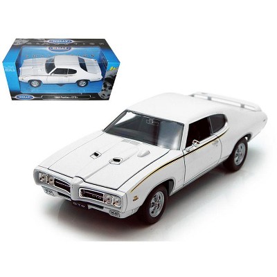 1969 Pontiac GTO Judge White 1/24 Diecast Car by Welly