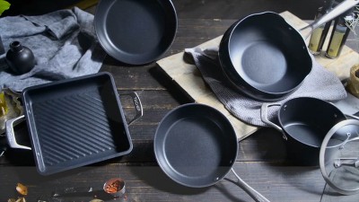 Onyx 2.65-Liter Nonstick Aluminum Soup Pot with Glass Lid