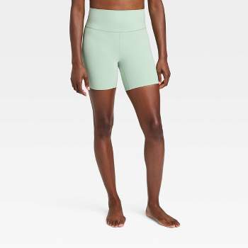 Women's Everyday Soft 8 Bike Shorts - All In Motion™ Fern Green S
