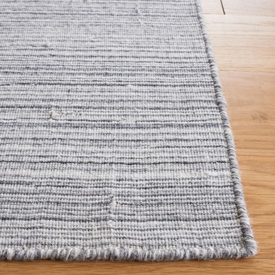 Nomadic Essence Gray Synthetic 4' x 6' Handwoven Flatweave Rug