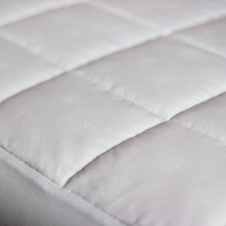 Allerease Total Allergy Defense Waterproof Machine Washable Mattress Pad, 4 of 4