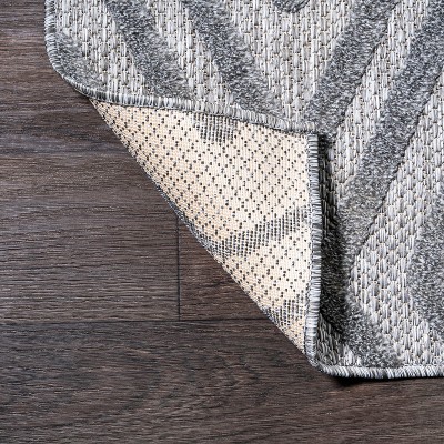 Dark Gray Geometric Synthetic 4' x 6' Reversible Rug