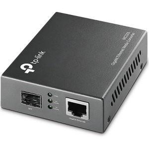 TP-LINK MC220L Gigabit Media Converter 1000Mbps RJ45 to 1000Mbps SFP Slot Supporting Mini GBIC modules Chassis mount Black Manufacturer Refurbished - 1 of 3