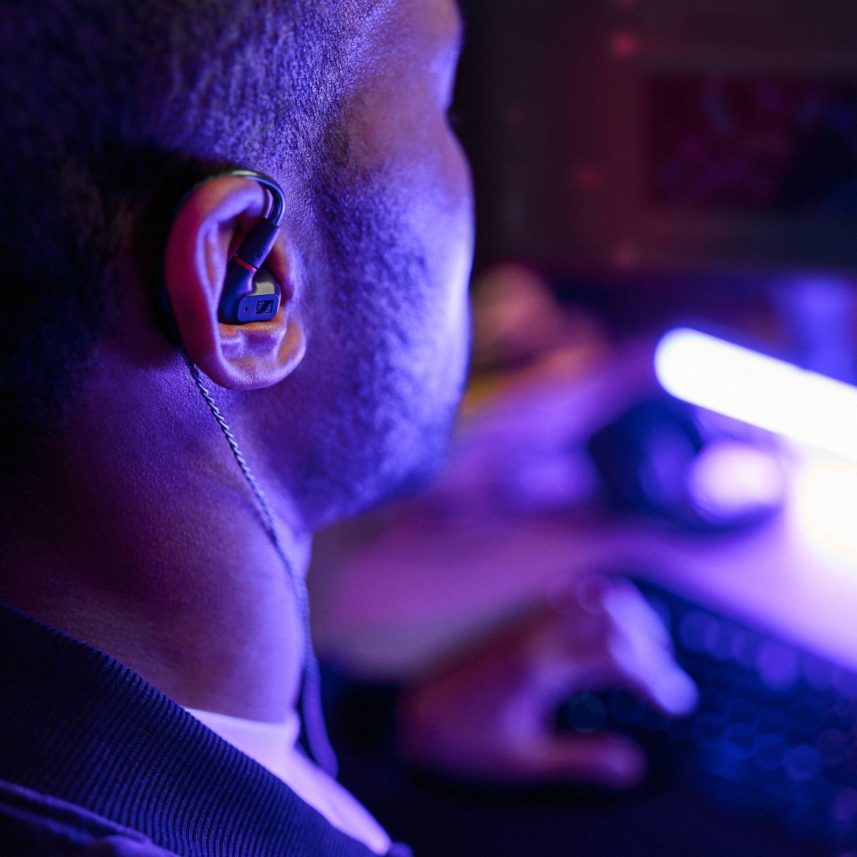 Sennheiser IE 200 Headphones - thumbnail 6