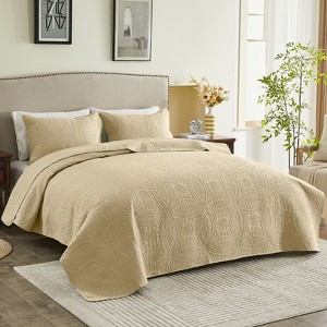 Inhand Microfiber Quilt Bedding Set, Soft Lightweight Coverlet For All Season - 1 of 4