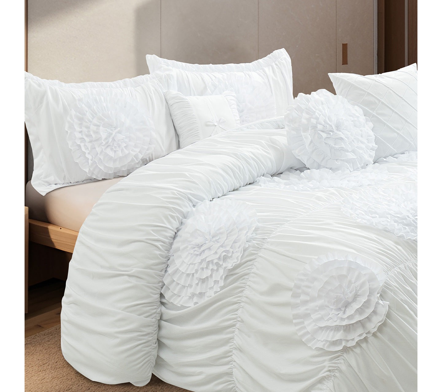 Постельное бельё HIG French Country Handmade Ruffle Floral Bed in a Bag, 7-Piece Camel Queen Size Comforter Set with Ruffled Shams, Bedskirt & Accent Pillows, цвет: С принтом — фото 7