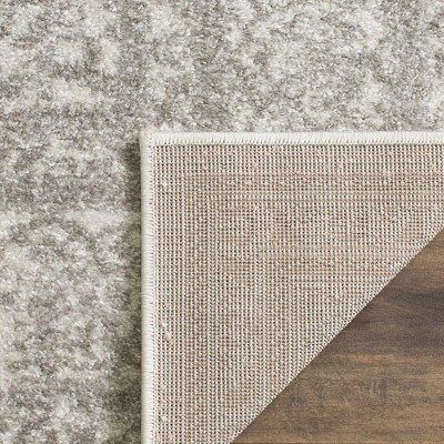 Ivory and Silver Floral Rectangular 5' x 7' Area Rug