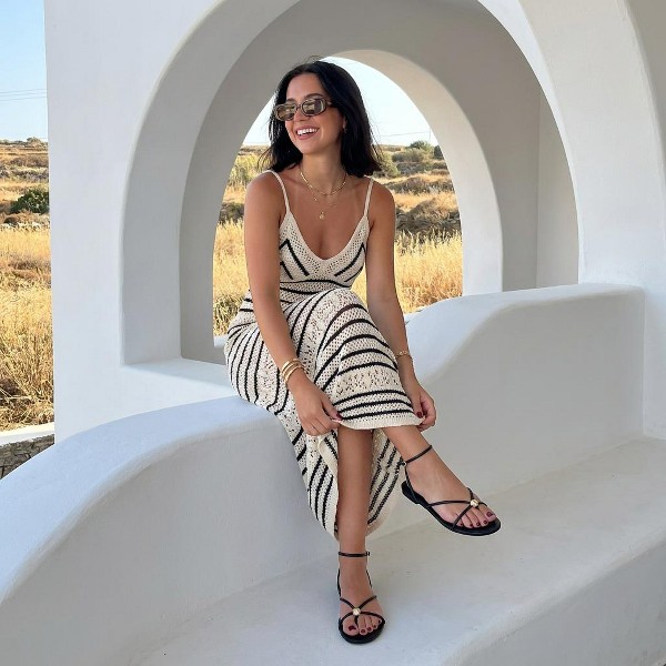 Sandalias planas de tiras Tory para mujer CUSHIONAIRE, con anillo para dedo y tobillera ajustable, estilo envolvente 6