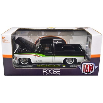 M2 Machines 1973 Chevrolet Cheyenne Super 10 Squarebody 1:24 Foose