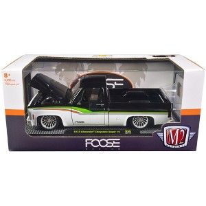 M2 Machines 1973 Chevrolet Cheyenne Super 10 Squarebody 1:24 Foose - 1 of 3